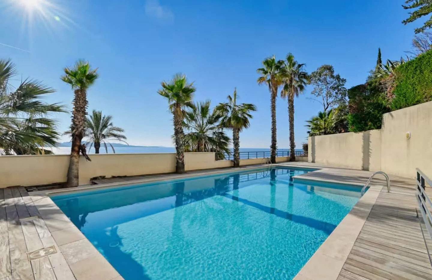 Piscine collective de la résidence — appartement à Bandol avec piscine collective